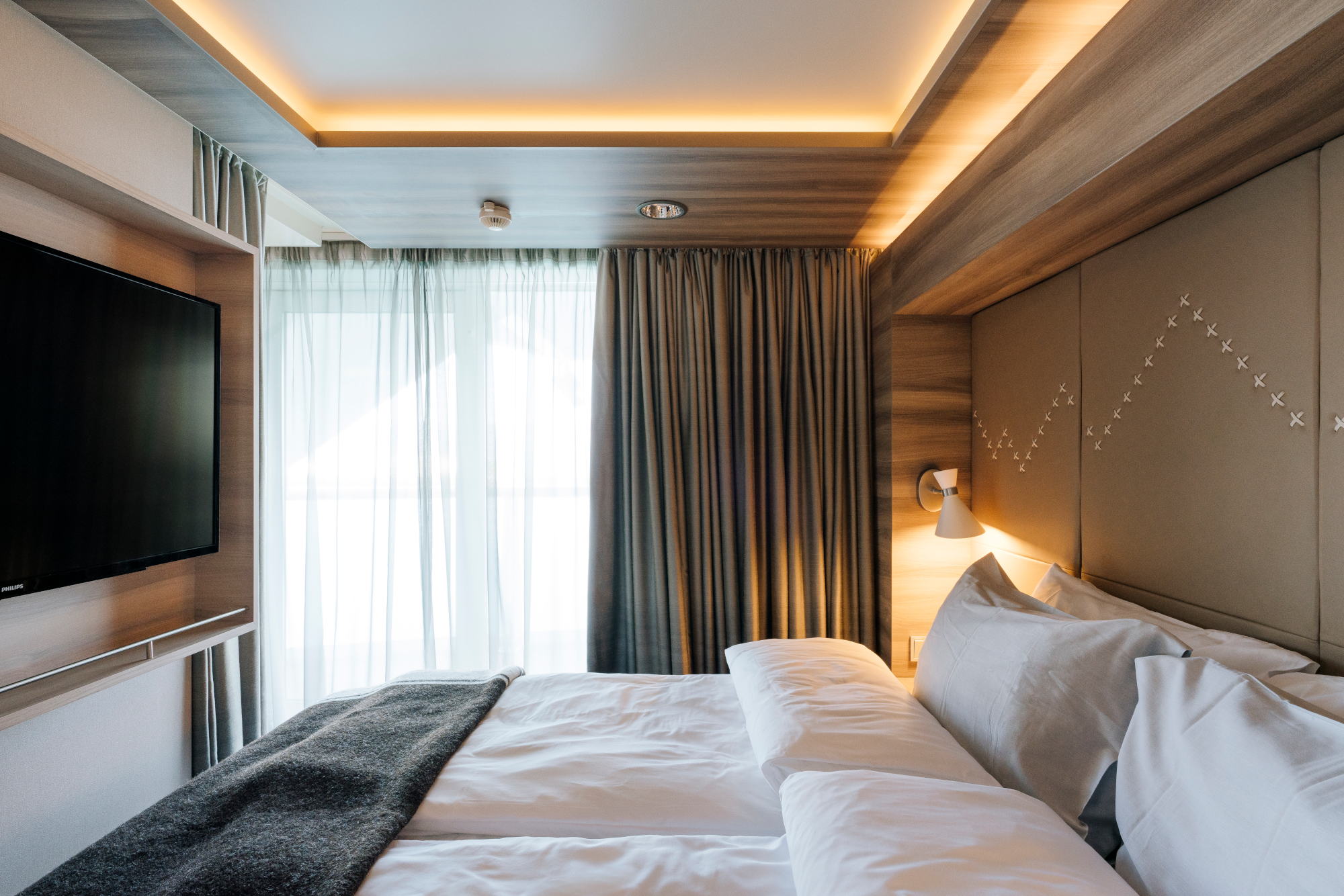 MyCruise Hurtigruten MS-Roald-Amundsen Kahytter Suite MA1